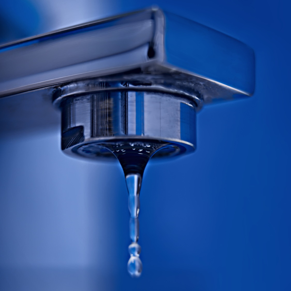 Семьи мобилизованных россиян освободили от оплаты ЖКУ за отсутствующих родных | Новости: ГАРАНТ